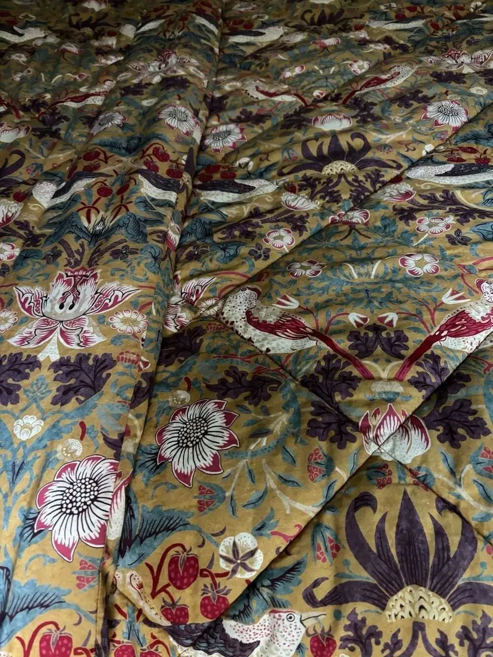 William Morris At Home Strawberry Thief Quilt Comforter full/Queen 88
